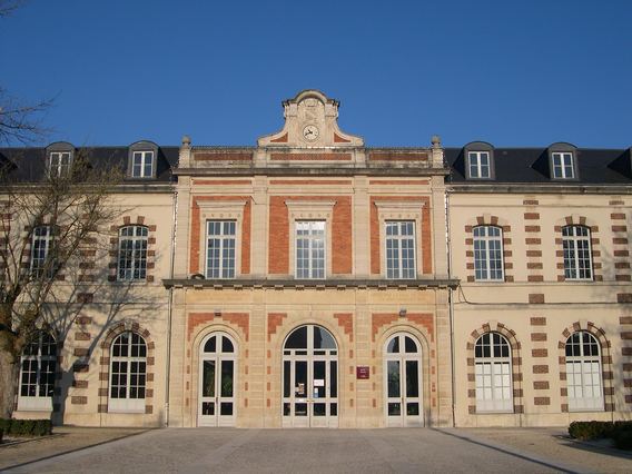  Façade de l'espace Argence